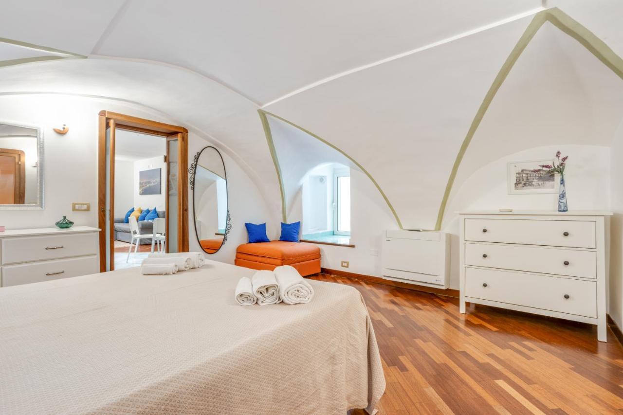Guesthost - Casa Querida Central & Elegant Flat Napoli Esterno foto