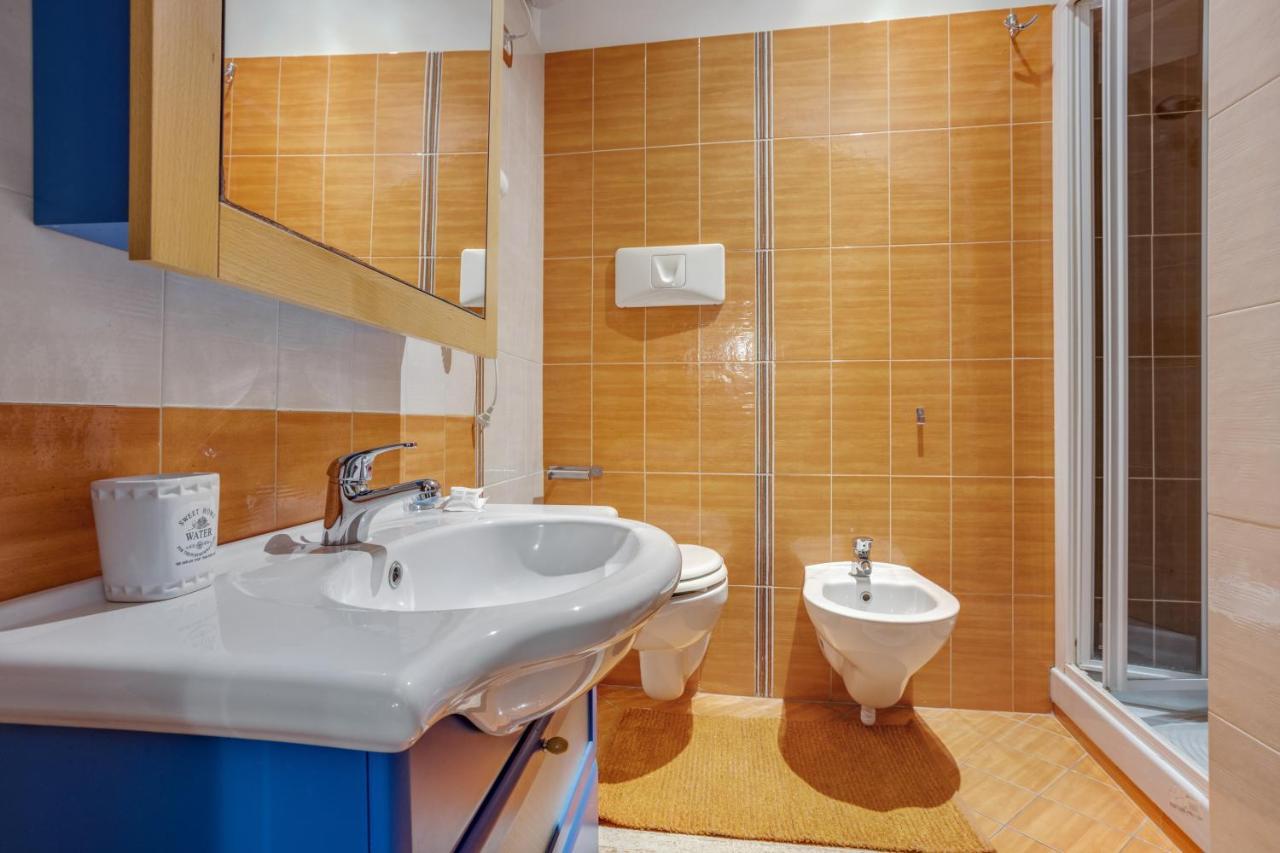 Guesthost - Casa Querida Central & Elegant Flat Napoli Esterno foto